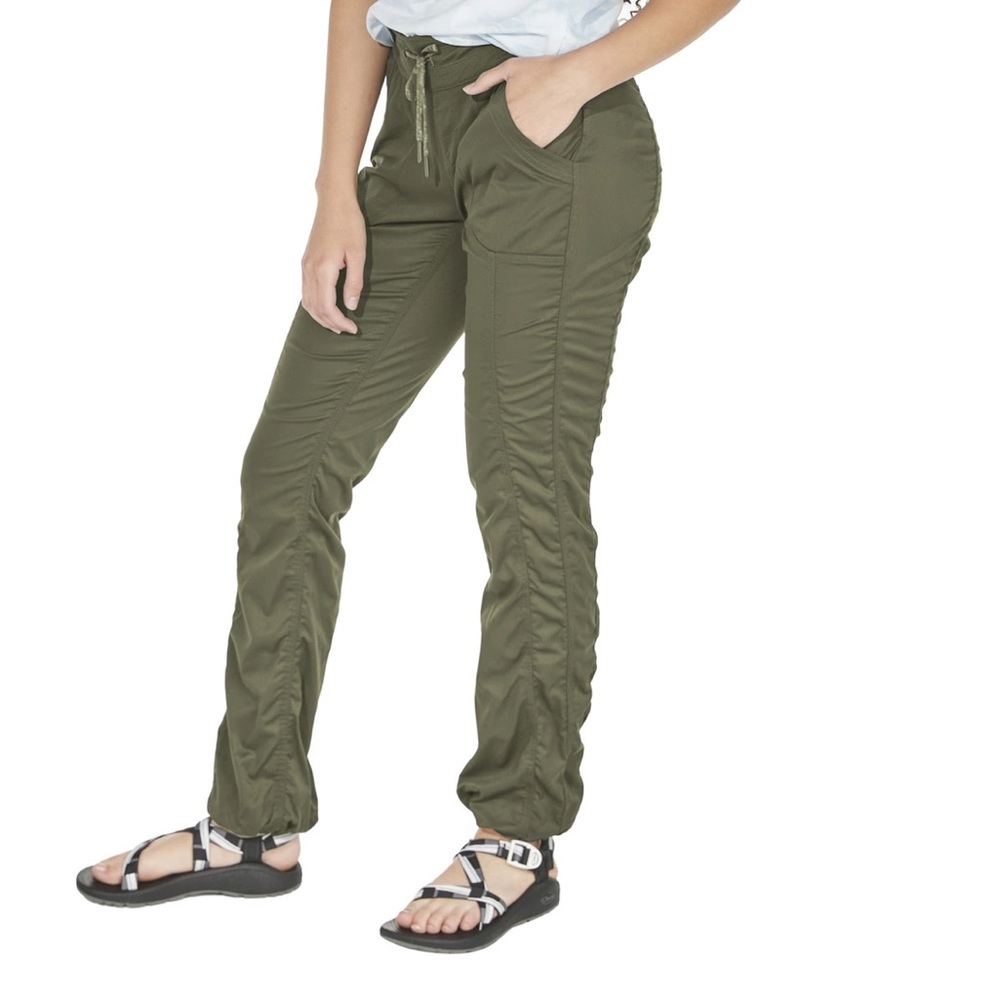 The North Face women’s green pants